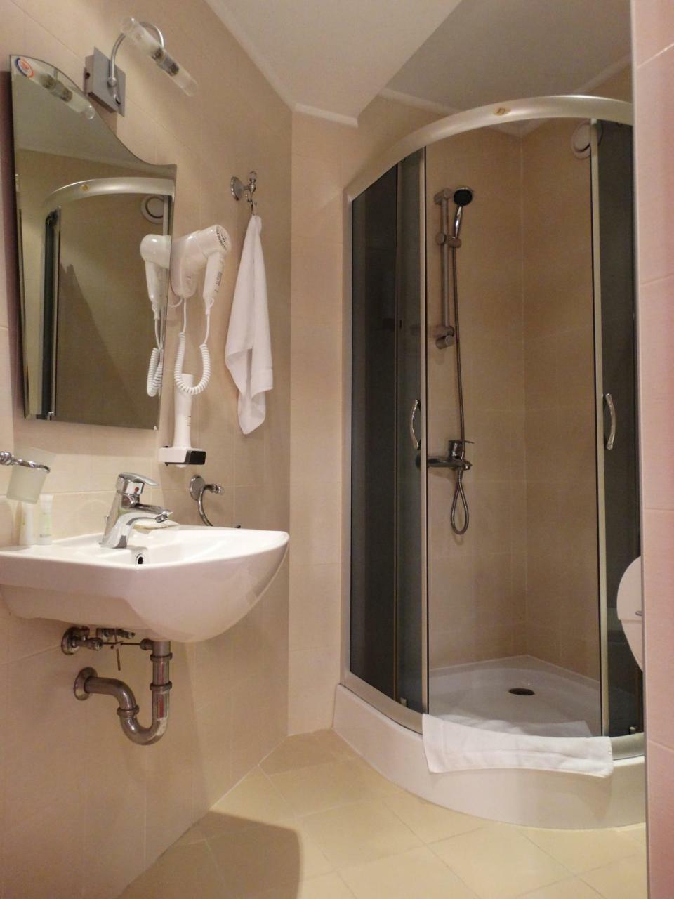 Vesta Hotel Montana Dış mekan fotoğraf